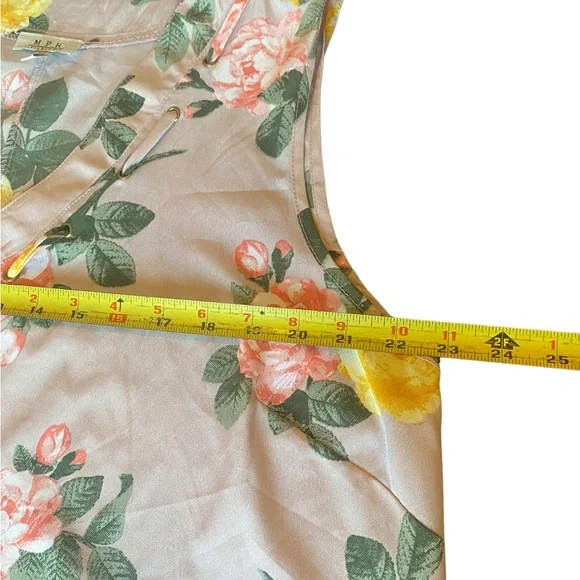MPH Collections Floral Lightweight Sleeveless Top - Picture 11 of 14
